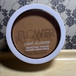 Flower Beauty Light Illusion Perfecting Powder - Tan